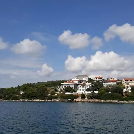 Apartment Studio In With Seaview, Terrace, Air Condition, Dishwasher Pjescana Uvala