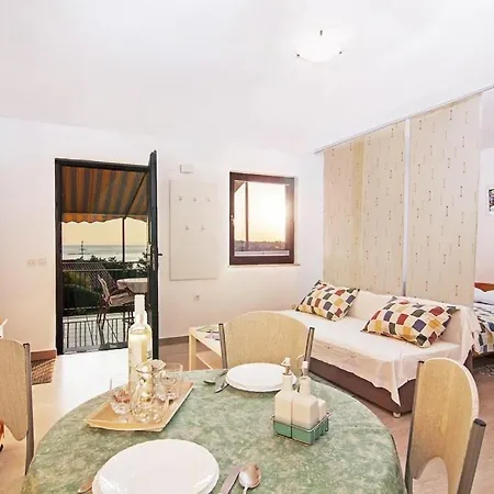 Studio In With Seaview, Terrace, Air Condition, Dishwasher *