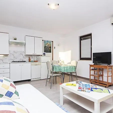 Apartment Studio In With Seaview, Terrace, Air Condition, Dishwasher *