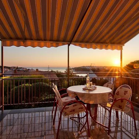 Studio In With Seaview, Terrace, Air Condition, Dishwasher Apartment *